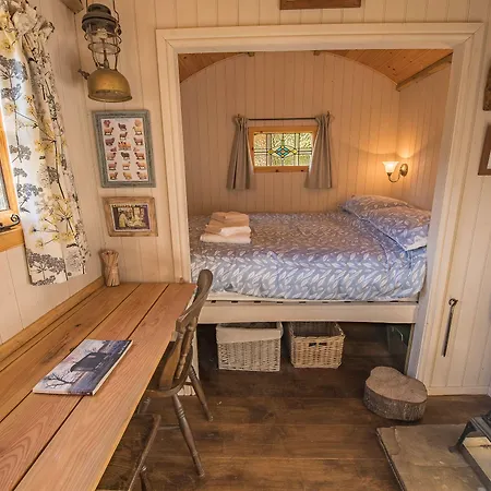 Lodge Craven Shepherd Huts *