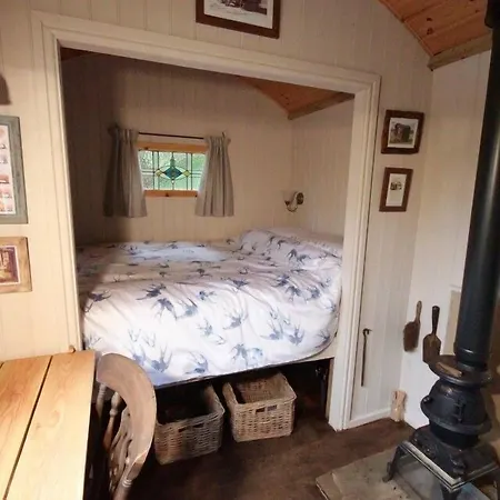 Craven Shepherd Huts Lodge *