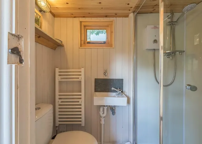 Craven Shepherd Huts Lodge *